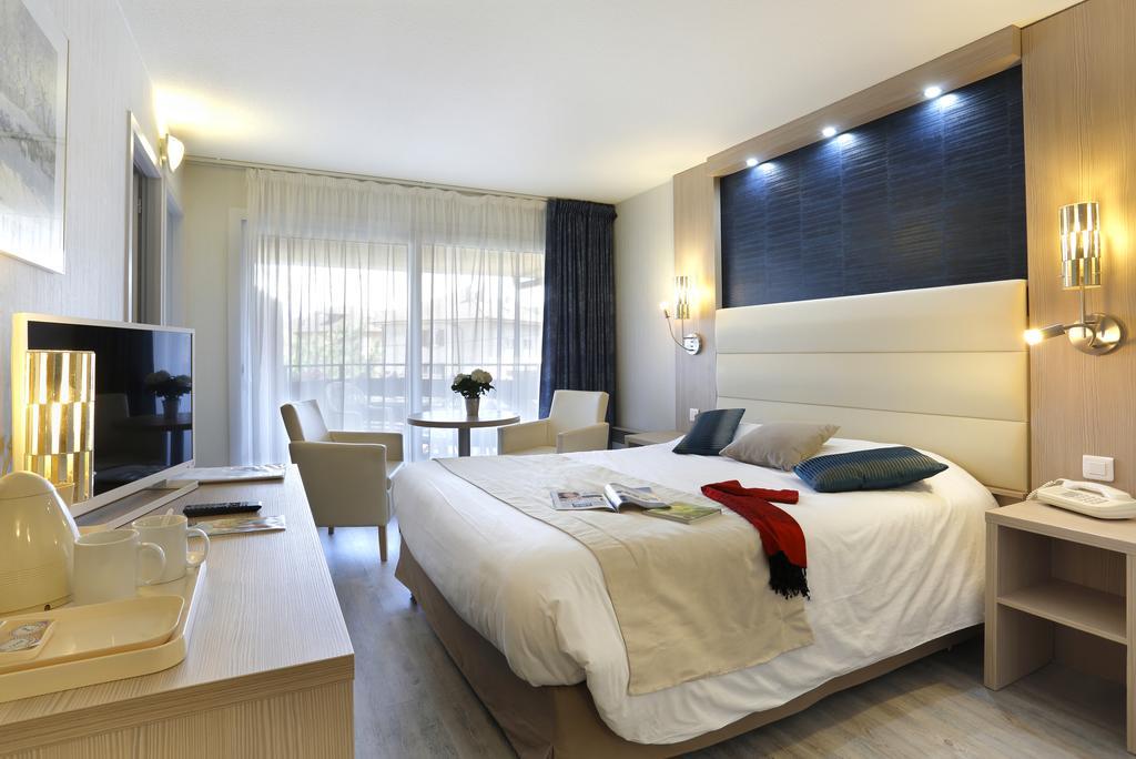 Logis Hotel Arc En Ciel 또농-레-방 객실 사진